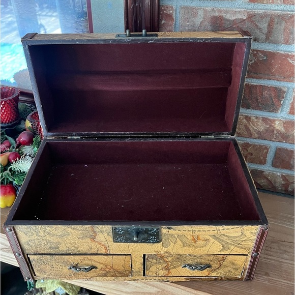 ❤️Rare Vintage 1974 World Map Treasure Trinket Large Heavy Box‼️FINAL SALE - Picture 3 of 9